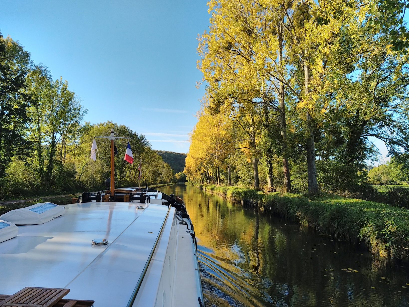 Cruising on the canal du Nivernais